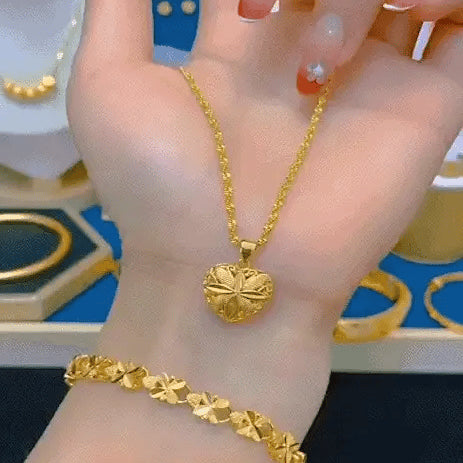 Aura Gold Heart Necklace Gold Plated